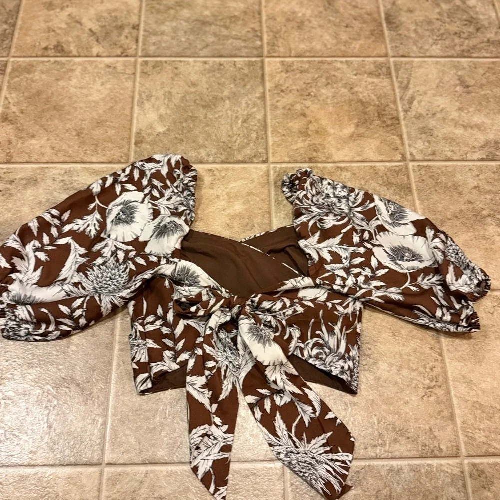 Express Womens Brown Floral Puff Sleeve Crop Top Tie Back Surplice Size 0 - Picture 11 of 14
